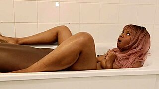 Je Kiffe Me Faire Sauter Comme Aaaaaaaaaa with Big Tits Ebony Slut