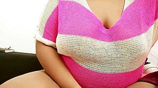 SEXY GIRL WITH BIG TITS BOUNCING AROUND