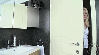 Jasmine La Rouge & Reinhard Ebert Treffen Sich Für Eine Runde Bettgeflüster.