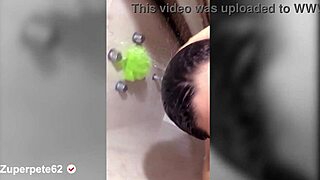 Ven A Verme En Una Duchita Muy Sensual Y Mira Mis Tetas Y Culo Bb