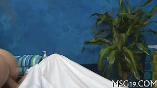 Active Masseuse Gives Head Job To Client!