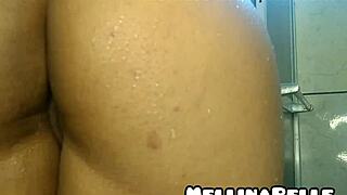 Mellinabelle Enjoys Relaxed Masturbation In Bath