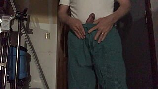 Detailed account of a gay rub