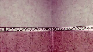 Hey, fucking and sucking this unfaithful culona in the jacuzzi, she moans loud!