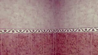 Hey, fucking and sucking this unfaithful culona in the jacuzzi, she moans loud!