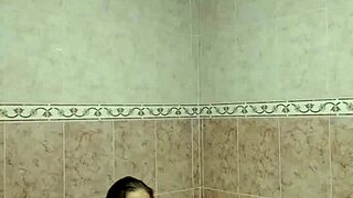 Hey, fucking and sucking this unfaithful culona in the jacuzzi, she moans loud!