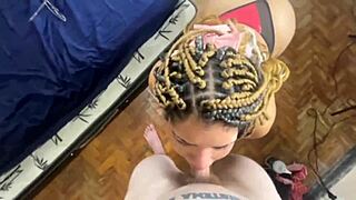 safada came over to suck me till she got cum! 😜