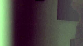 Sexy Latina Pequeña Jennifer Far explodes in passion!