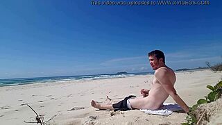 this beach jerk off is so exciting in public, guys love it