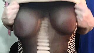 Hey, follow my lead with these natural big boobs, Kyra Hellfire style