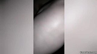 Amateur Licks Tinder Girl's Pussy At Home