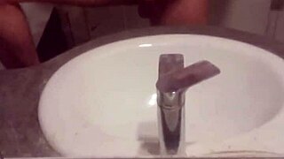 Watch This Young Gay Guy Masturbate!