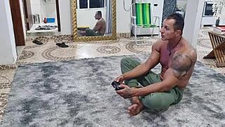 Woman interrupts video game, leading to a lesson without cuts on xv red