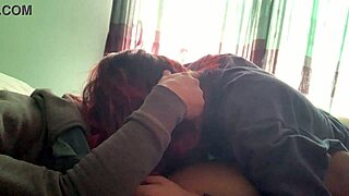 No se da cuenta que la grabo mientras me devora la verga. latina teen 18+ monster cock interracial