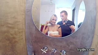 Inocentă Dulce Sugere Pula în POV și I se Fute Pizda Strâmtă