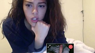 Asiatische Camgirls flippen bei Monster-Schwanz aus Teil 2!