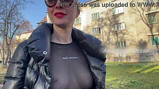 Beauty flashes big boobs in public park