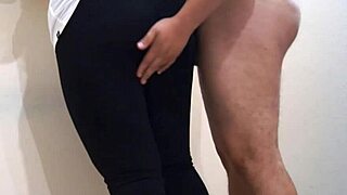 I get so turned on, had to rip her leggings apart!