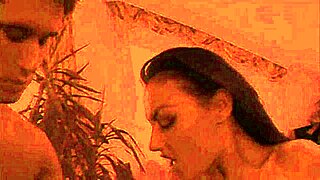 Лора Энджел трахается с близнецами в чулках анал минет с крутой музыкой 😍