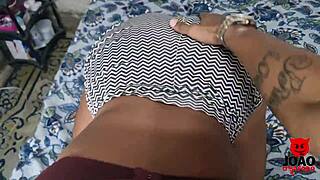 Mel Fadinha odevzdává křivky obrovskému čuráku černého hřebce bez kondomu