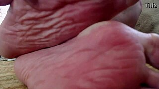 Get ready to be amazed by DawnSkyes’ huge and beautiful ass