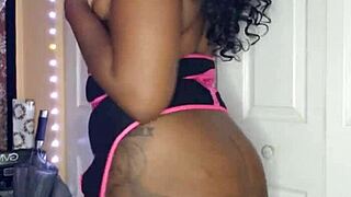 Naejae Flaunts Her Stunning Ebony Curves