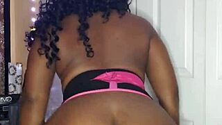 Naejae Flaunts Her Stunning Ebony Curves