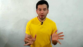 joven twink dotado de 21cm penetra al se�or taquero en la bodega de salsas a pelo