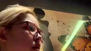 russian chick flashes her tits on periscope