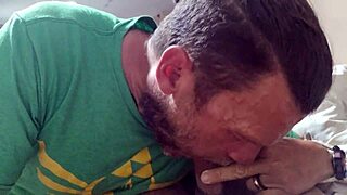 new grindr hookup with blowjob and swallow