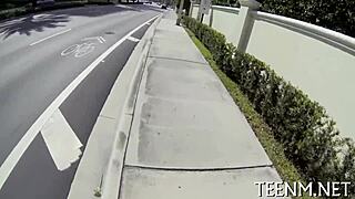 brooke wylde bares her natural tits