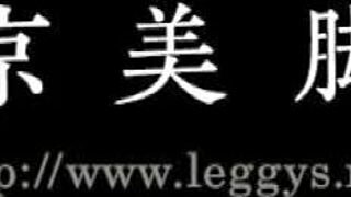 intense leg fetish with sexy pantyhose action