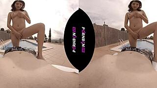 สาวลาติน้า 18+ ถูเท้าเป่าในที่โล่ง