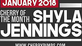 Shyla wears sexy lingerie while rubbing herself wild 😍