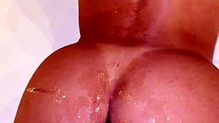 Colombian Model's Oily Sex Casting!