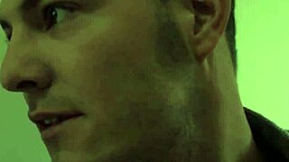 Cewek Montok Tanya Mau Naik Kontol Gede Gue?