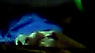 Mlátenie môjho obrovského čierneho vtáka až po obrovskú ejakuláciu