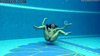 Hot Big Ass Euro Milf Sazan Underwater Erotics