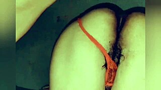 Amigo me pone bien cachonda y le pido a mi esposo que me d� su leche