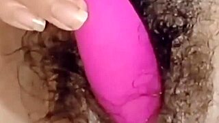 Amigo me pone bien cachonda y le pido a mi esposo que me d� su leche