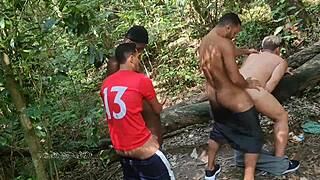 Passeando Pelo Parque, Vi Caras Fudendo E Comi Putinha