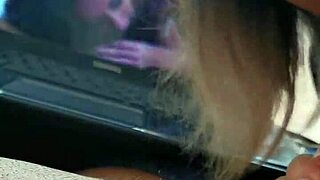 Mamak Tiri Kejutin Aku Lagi Colmek Lalu Bantu Keluarin Sperma