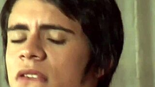 Sexy Twinks Get Ass Rimmed In Blowbang!