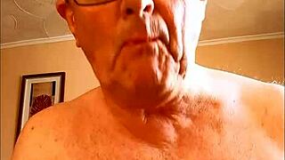 watch me wank myself off onto a biscuit staring at bengeeman