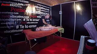 Wow, onze sexy coach geeft Ana een erotische massage tot orgasme