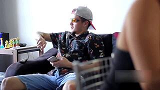 Fudendo o primo da minha mulher in a wild session