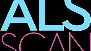 Slim teen 18+ squirts in close-up orgasm 💦