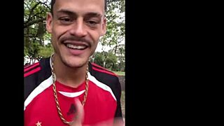 Sexo com o macho depois do futebol 😏 Skinny bodybuilder gets blowjob and sex