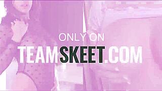 Curvy ginger milf Summer Hart delivers extra happy ending!