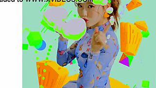 Loona Performs Hula Hoop In Their Music Video.